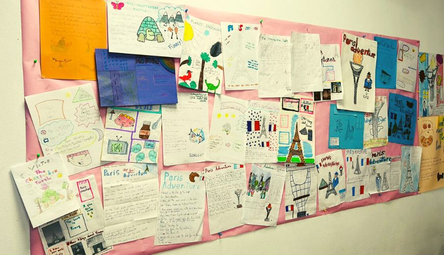 Noticia Leer Paris Adventure Book CBS Language Academy
